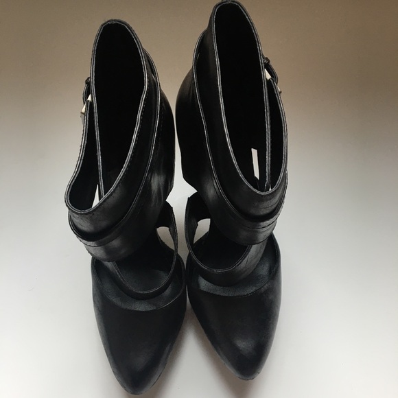 Nordstrom Trouve Black Buckle Leather Heels - Picture 6 of 8
